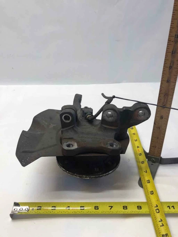 2000 2001 CADILLAC CATERA Front Steering Spindle Knuckle w/ Hub Driver Left OEM - Image 4 of 4