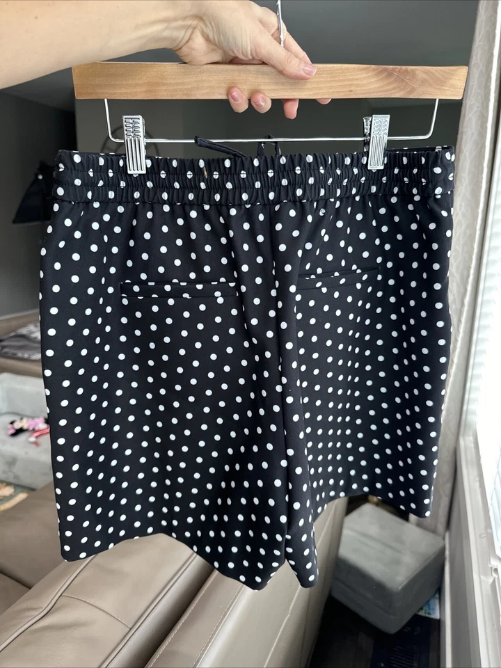 Lindos Pantalones Cortos INC International Concepts Medianos Blancos Negros Lunares Foto 4 de 4