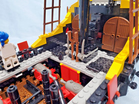 LEGO 6285 Black Seas Barracuda nearly 100% complete (just missing some coins)
