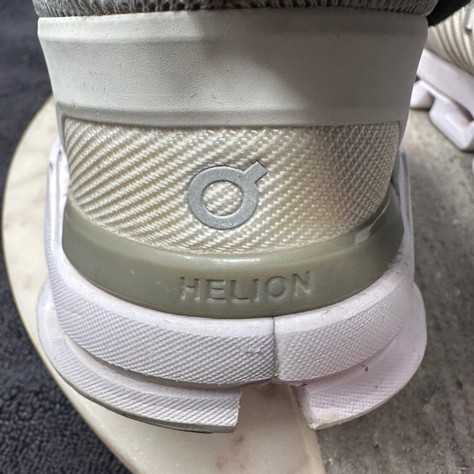 On Running CloudTec Swiss Engineering Women's Sz … - image 10