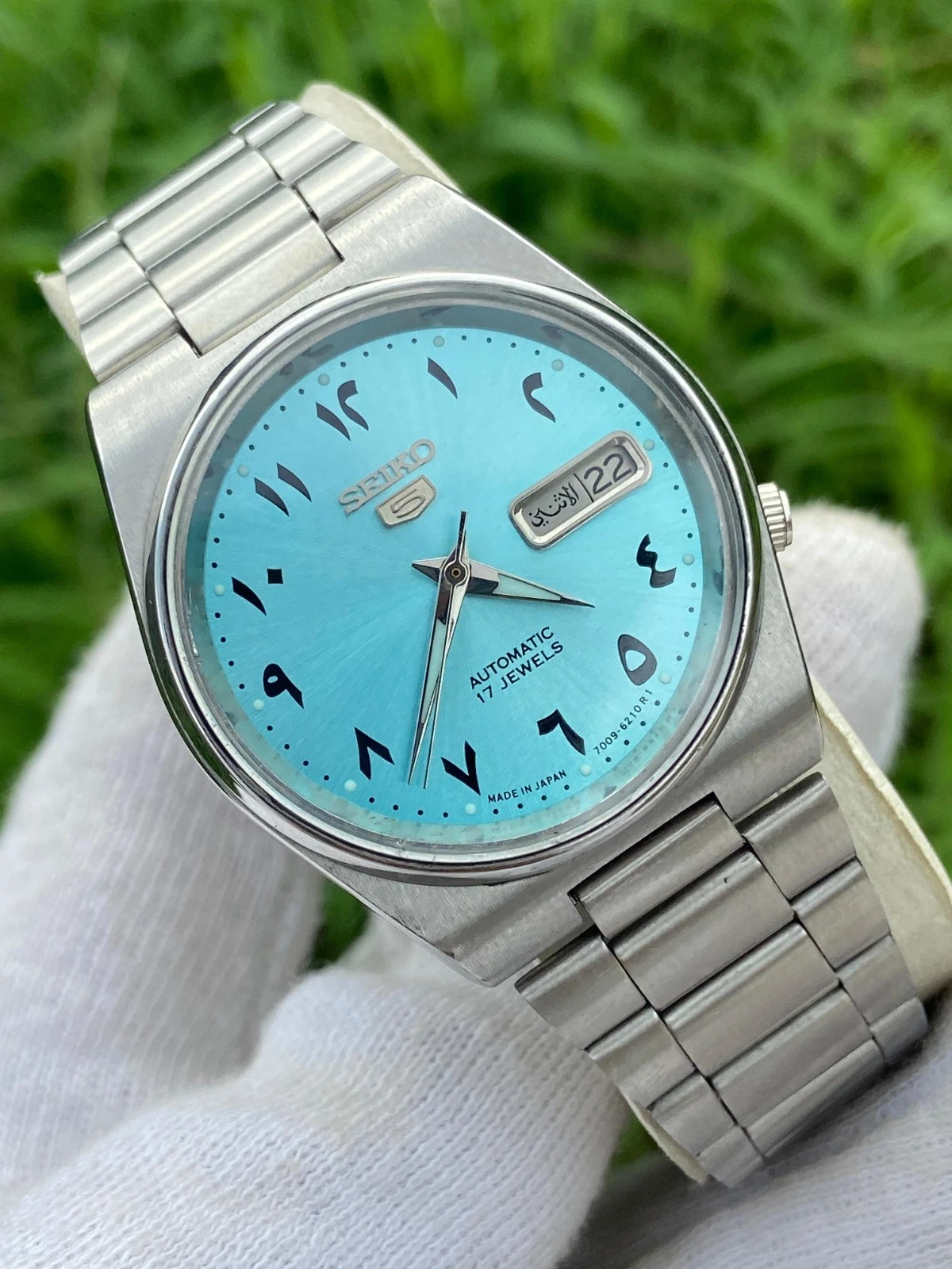 Vintage Seiko 5 Men's Automatic Watch Arabic Dial 7009 Day/Date