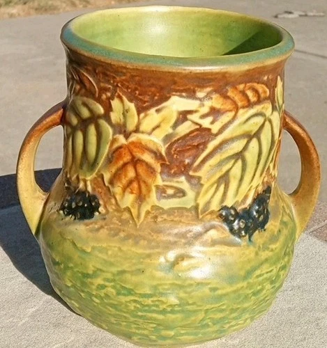 Roseville Blackberry 1932 Vintage Art Pottery Green Handled Vase 570-5 W Sticker