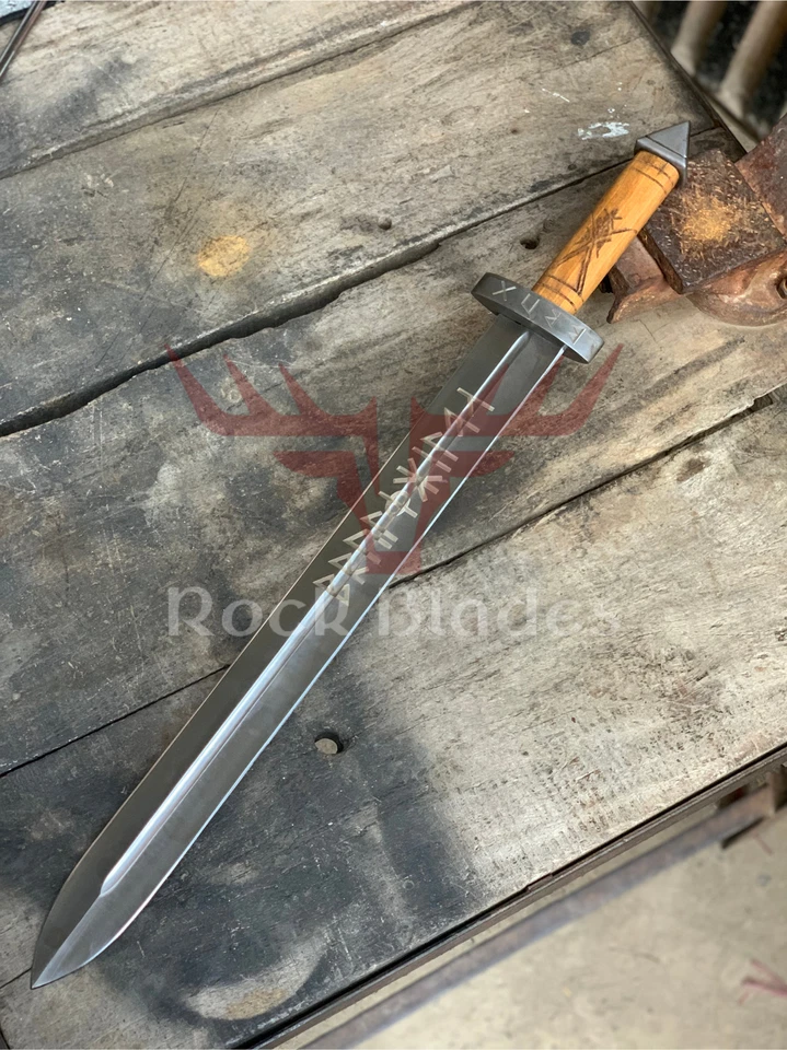 Espada nórdica forjada a mano | Espada vikinga con mango de madera y funda de cuero Foto 2 de 4