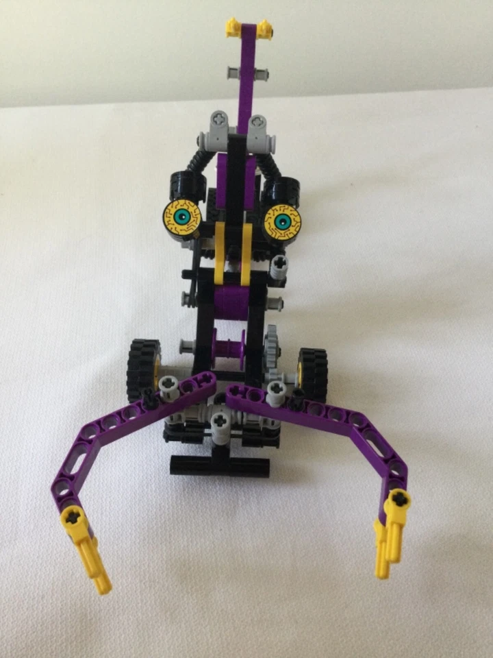 LEGO Technic 8245 Robot's Revenge, photo 3 sur 4