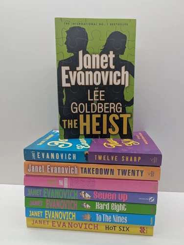 Janet Evanovich Stephanie Plum Series Large Paperback Novels : Crime - Picture 1 of 4