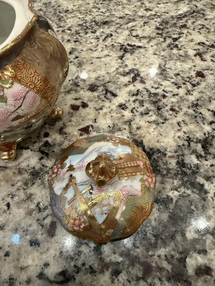 Tetera japonesa de porcelana Satsuma con decoración dorada período Meiji firmada 19 Foto 4 de 4