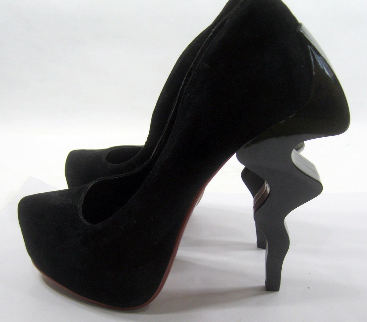 Black/RED zig zag 5.5