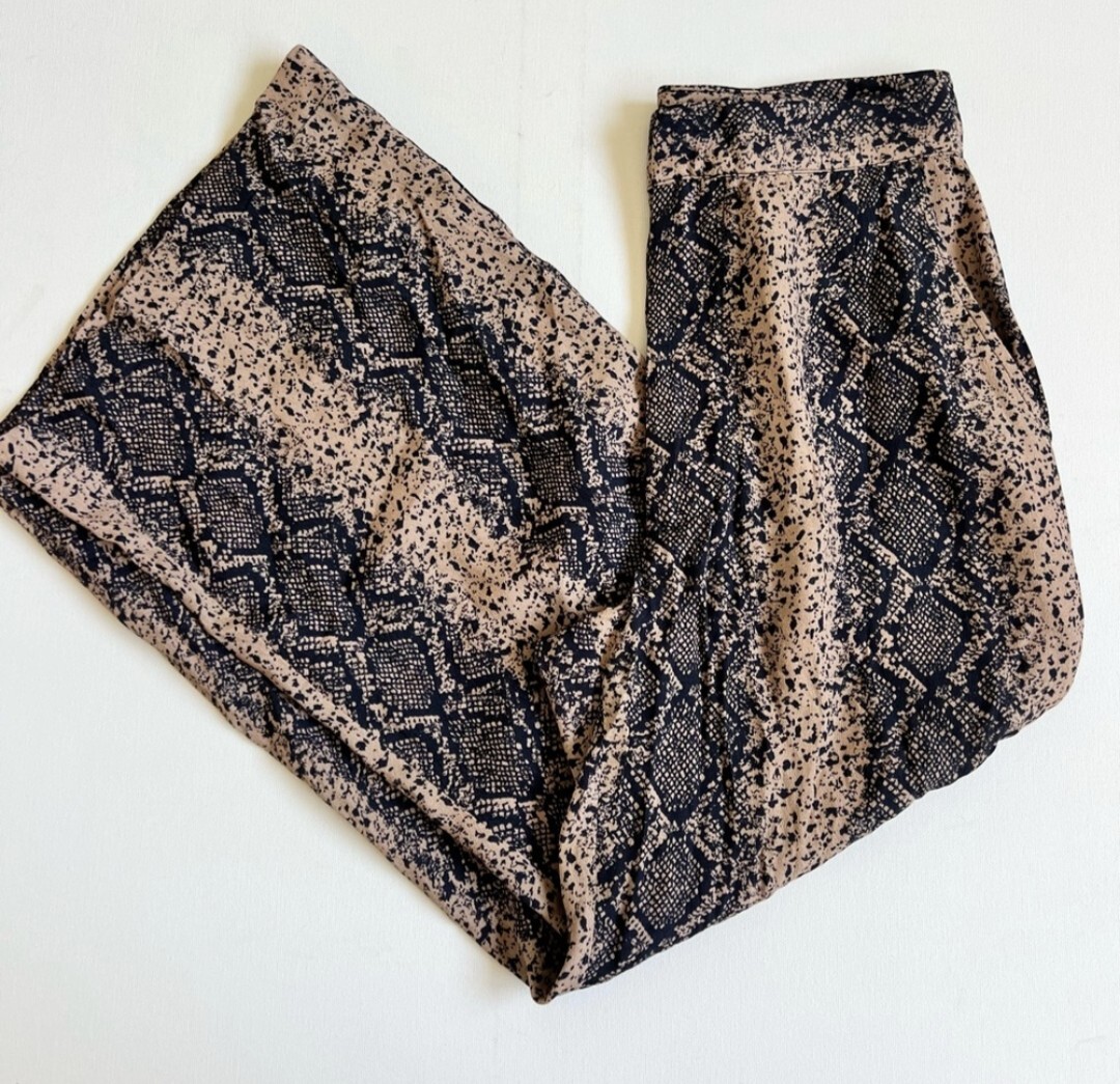 Blue Life Brown Snake Python Boa Cropped Ankle Fl… - image 5