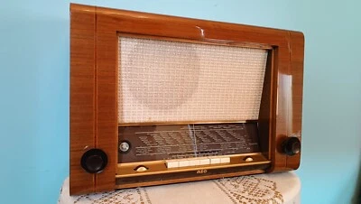 Röhrenradio Restauriert - AEG 61 WU - Bild 1 von 4
