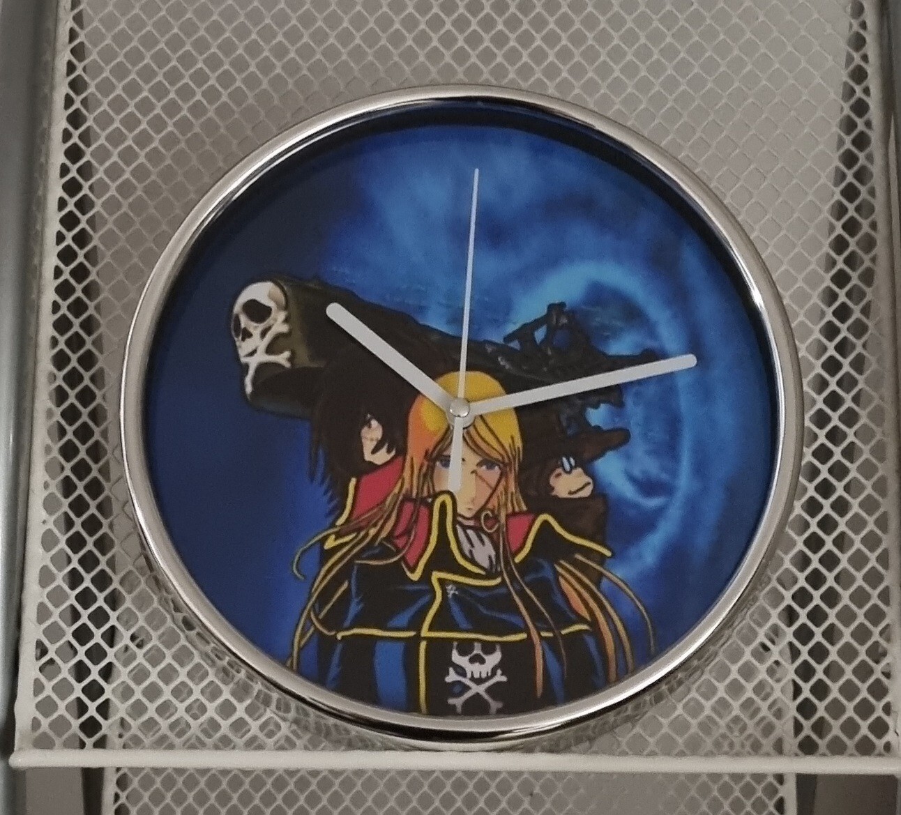 Horloge Albator en bois découpé au laser pour collectionneur de manga