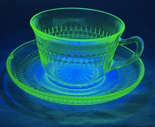 Anchor Hocking Roulette Green Depression Uranium Many Windows Tea Cup & Saucer