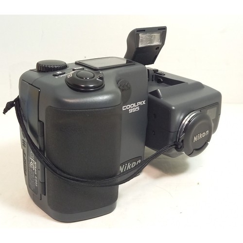 Working Product Nikon Coolpix 995 3.2Mp Digital Camera - Picture 2 of 11