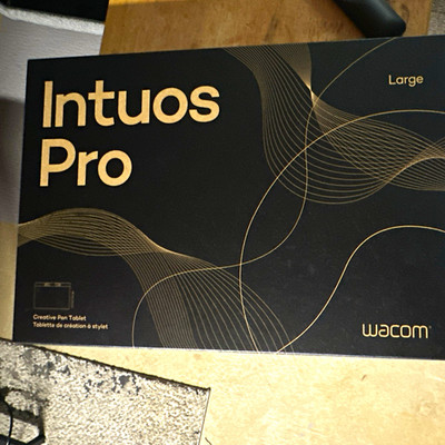 Wacom Intuos Pro Large Graphics Tablet Wireless & Wired PTK870K0A