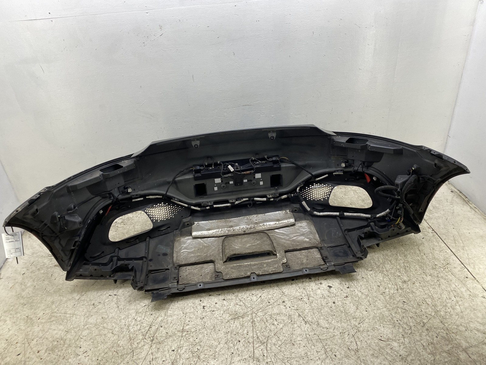 2019-2023 ASTON MARTIN VANTAGE COUPE REAR BUMPER COVER W/PARK ASSIST *SCUFFS*