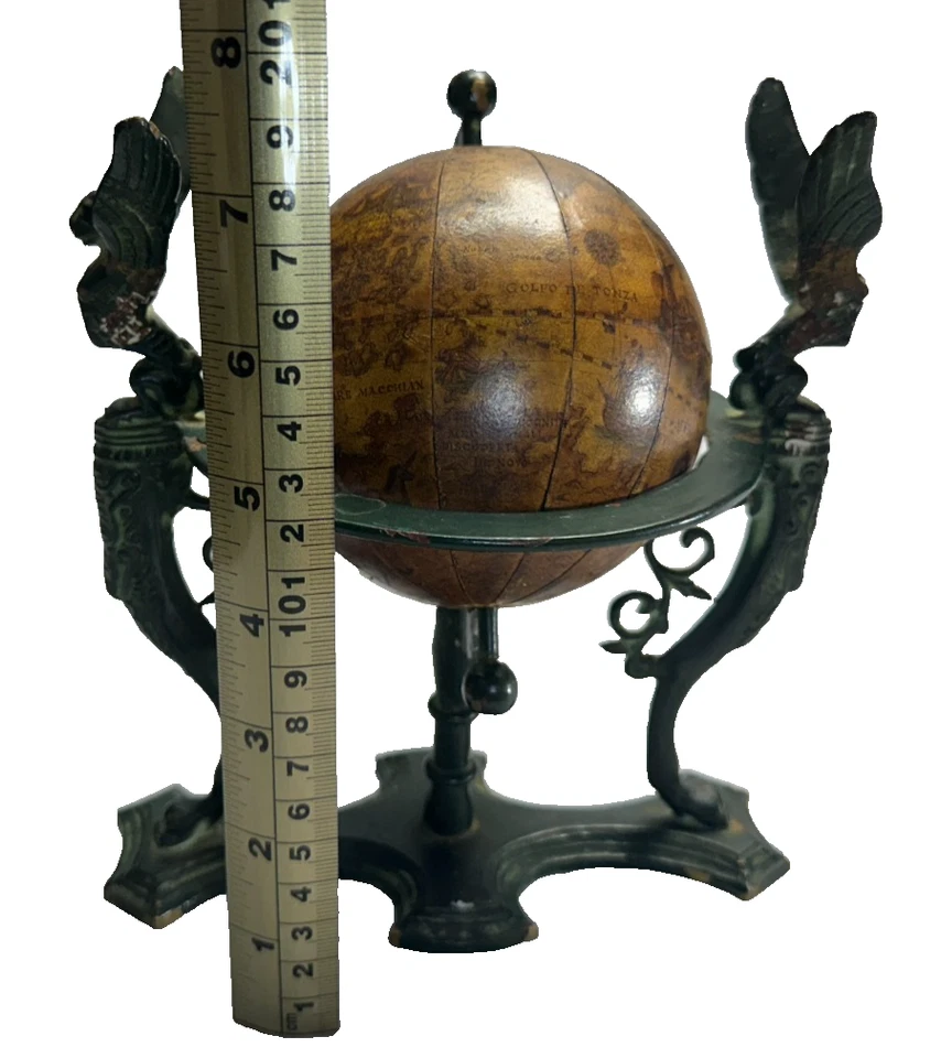 Globo terrestre estilo renacentista esfinge c. años 40-50-hecho en Italia Foto 3 de 4