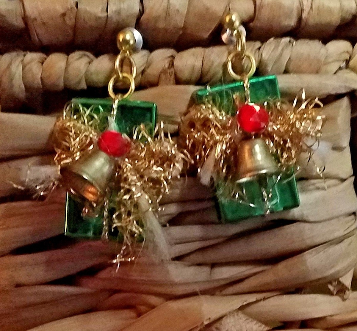 Novelty Christmas Jewelry Mini Christmas Light Bulb Necklaces