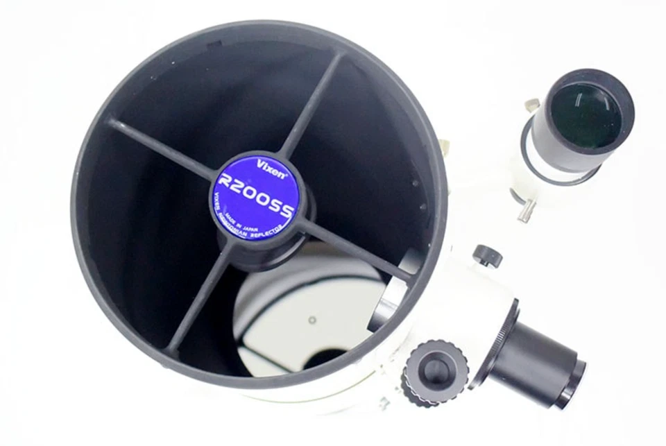 Vixen R200SS 200mm f/4 Newtonian Astrograph Telescope – Japan – Fast Imaging - Image 2 of 2
