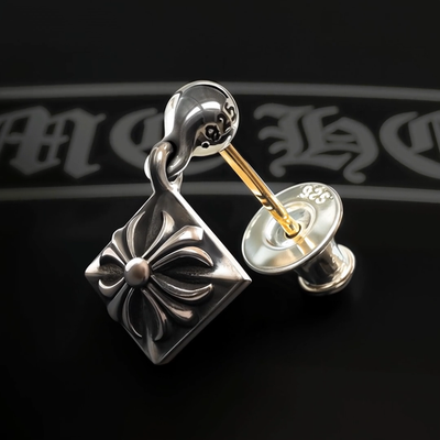 早い者勝ち！CHROME HEARTS STUD PYRAMID Authentic Chrome Hearts Pyramid Drop Earring + CH Pouch and Gift