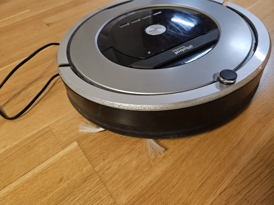 iRobot Roomba 886 Staubsaugerroboter mit Ladestation Virtual Wall - Bild 3 von 4