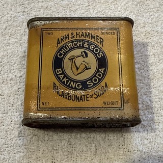 Vintage 1930’s Arm & Hammer Baking Soda Tin Box Graphics Early NY 2 oz