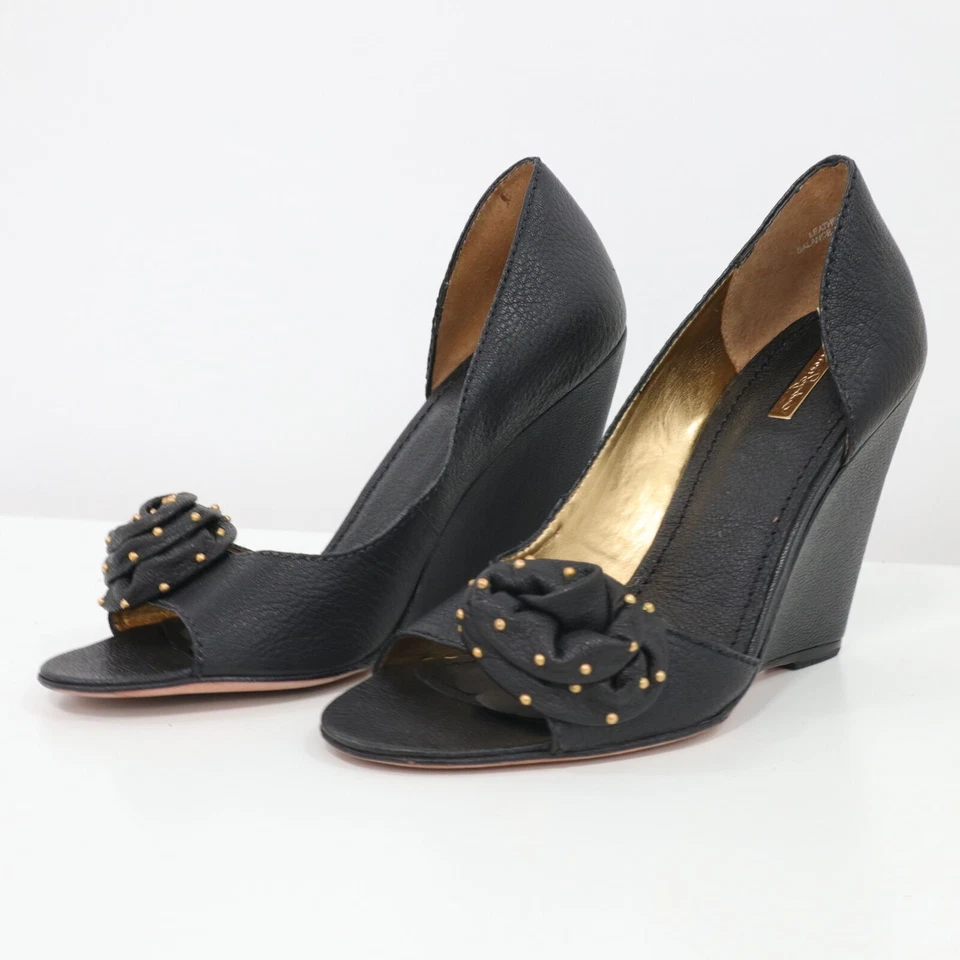 Zapatos de salón Report Signature Wedge D'Orsay 8M tacón alto cuero negro flor tachonado Foto 3 de 4
