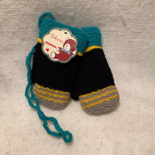 Kids Mittens Two Pairs Knit Faux Fur Lined Multicolor NWT Approx. 5 In. Long - Picture 4 of 10