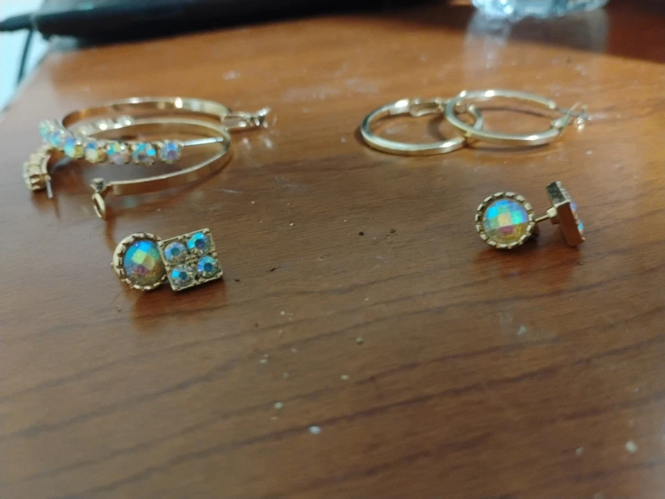  Juego de 4 pares de aretes tipo aro chapados en oro amarillo de ópalo de fuego de 1 quilate para mujer Foto 3 de 4