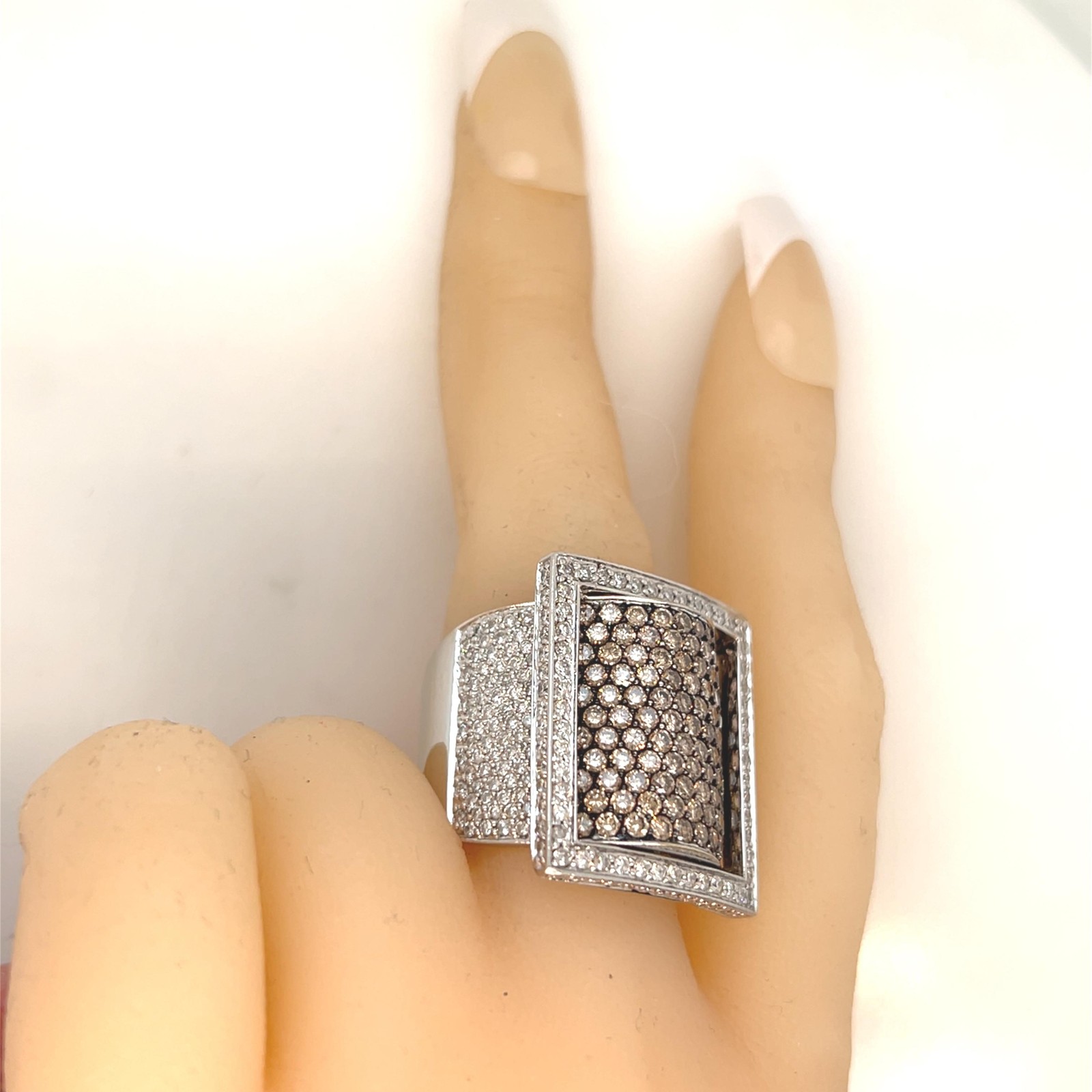 Diamond 18Kt Rectangular cluster Ring with White … - image 10