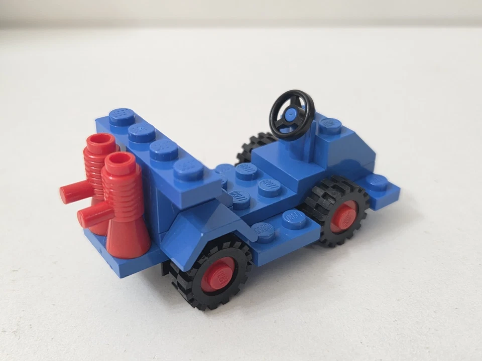 VINTAGE LEGO TOWN 6605 ROAD RACER 100% PARTS COMPLETE w MANUAL VGUC! - Image 4 of 4