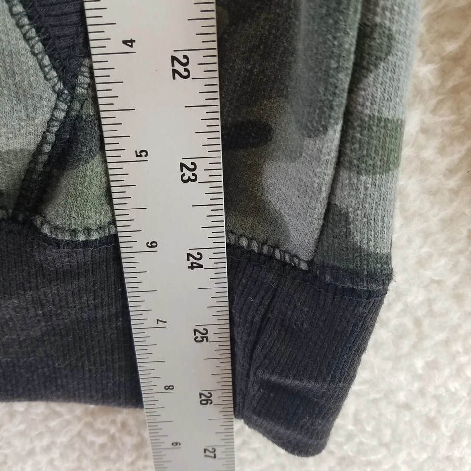 Hollywood Camo Hoodie Sweater Womens Medium M Pullover Pockets Long Sleeve - Image 3 of 4
