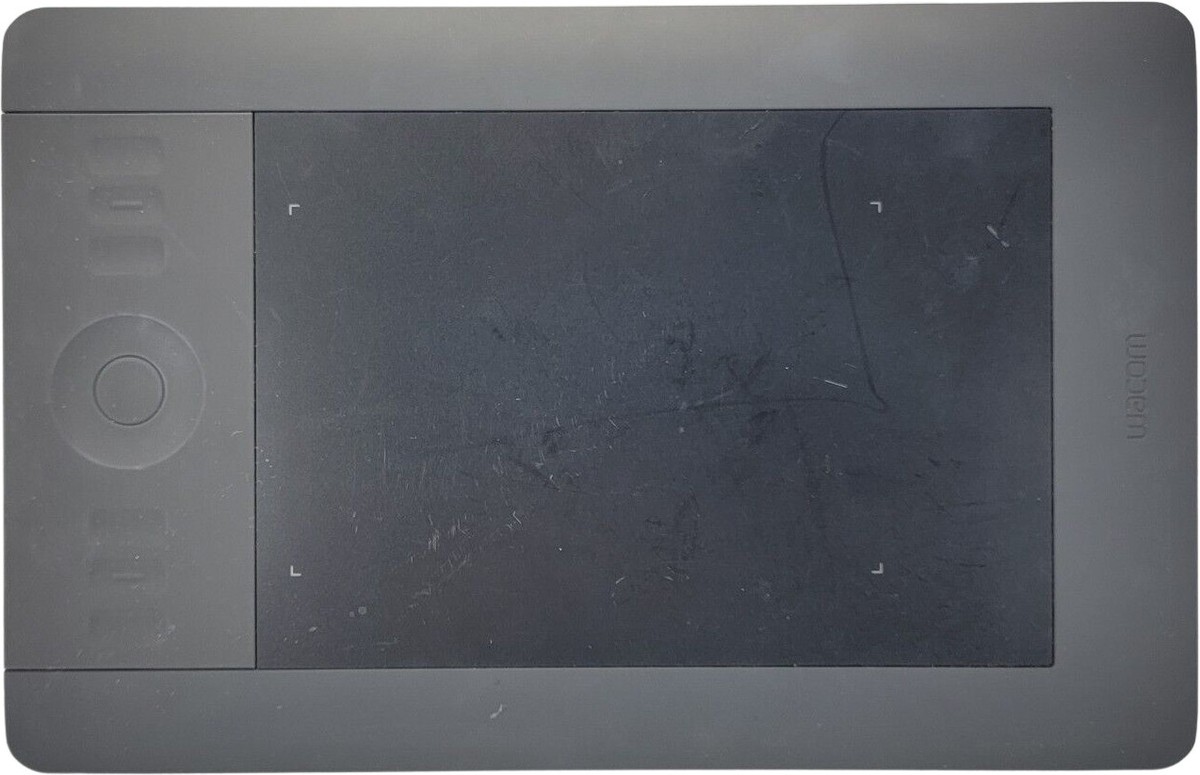 液タブ・ペンタブ wacom Intuos5 touch S PTH-450 Wacom Intuos 5 Touch Small Wireless Tablet PTH-450 Bluetooth