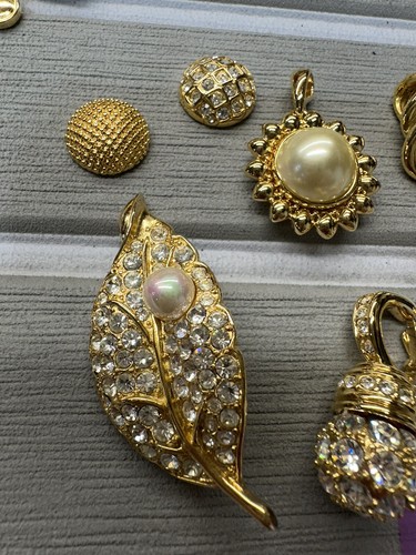 Lot Of 54 VTG Estate Jewelry Nolan Miller Joan Rivers Monet KJL Giovanni +More! - Picture 16 of 21