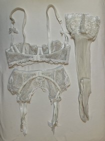 Agent Provocateur Love bra (34B) and suspenders (3) worn once