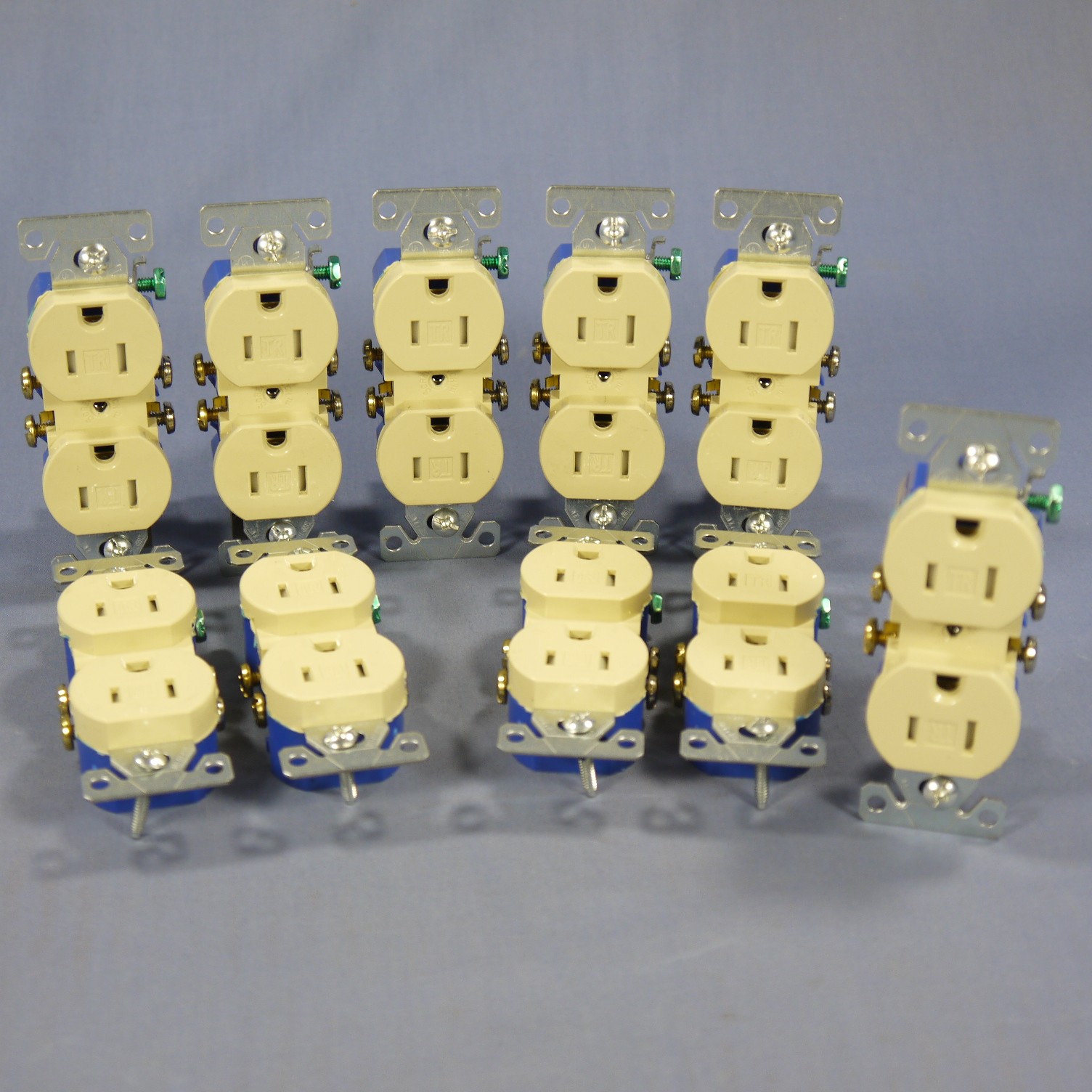 10 Cooper Ivory TAMPER RESISTANT Duplex Receptacle Outlets NEMA 5-15R 15A TR270V