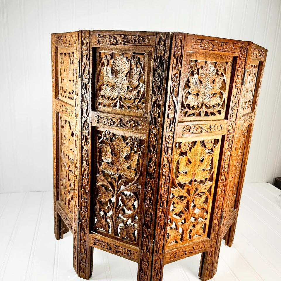 Antigua mesa auxiliar plegable angloindia de madera tallada con soporte para plantas Foto 3 de 4