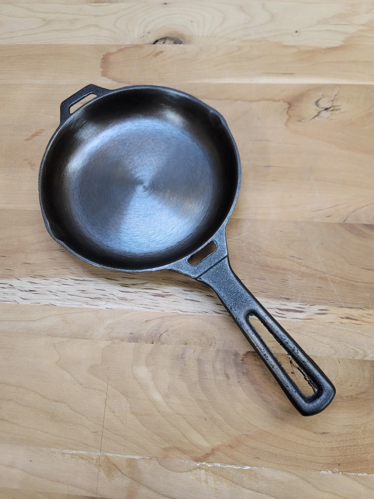 Vintage GHC Griswold Hearthstone 7.75" Cast Iron Skillet Uncommon Beautiful Cond
Opens in a new wind