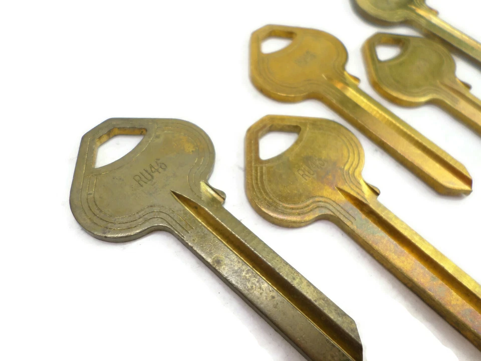 (5-pcs) RU46 Uncut Brass Key Blanks NOS Homeowner / Locksmith Supplies - Image 3 of 4