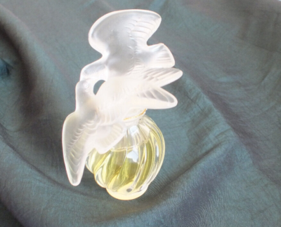 Lalique 2 doves bird flying kissing perfume bottle full sealed