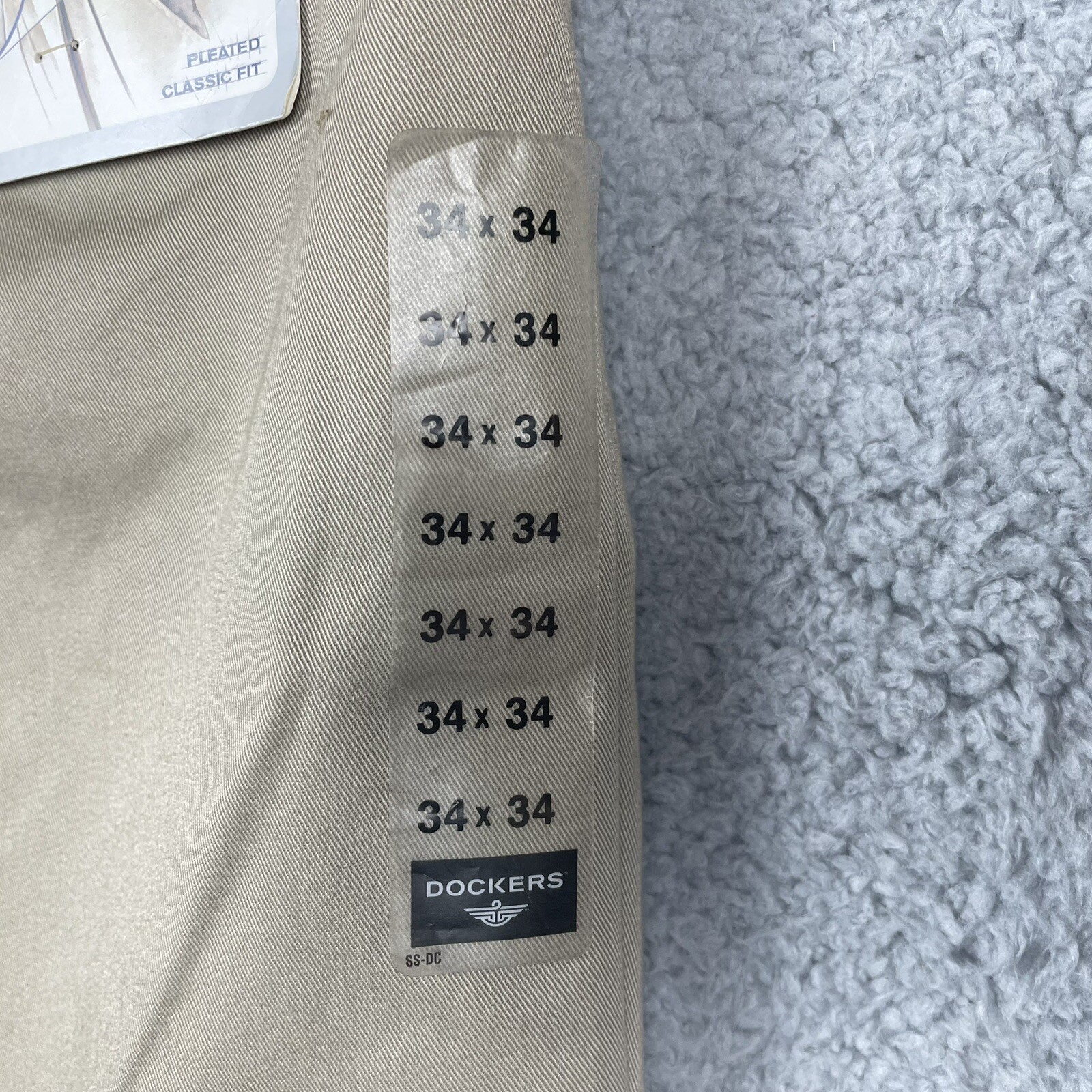 Dockers Custom Fit Khaki Pants Mens 34x34 (33x33) Beige Pleated Classic