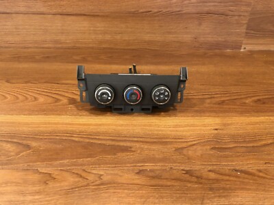 2005 - 2006 BUICK LUCERNE FRONT AC A/C AIR CLIMATE CONTROL HEATER SWITCH OEM
