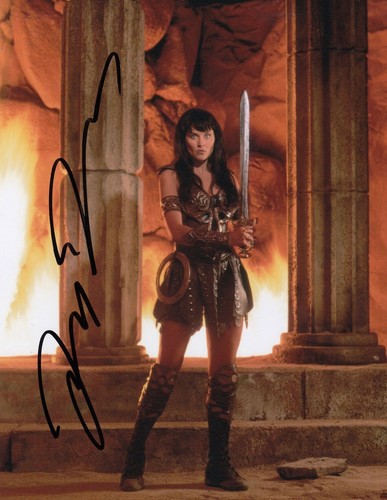 XENA Lucy Lawless Signed 10x8 Photo AFTAL WITNESS, ACOA Photo Proof [3] - Picture 3 of 4