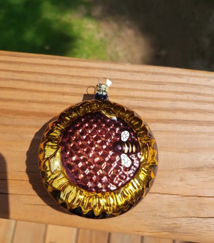 Glass Sunflower With Bee Ornament
