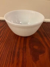 Vintage PYREX #402 White Milk Glass 1 1/2 QT Nesting Mixing Bowl Ovenware