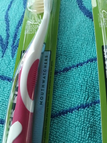 LOT 2 Doctor Plotka's Mouthwatchers Floss Bristle Soft Toothbrush Adult NEW - Picture 4 of 6