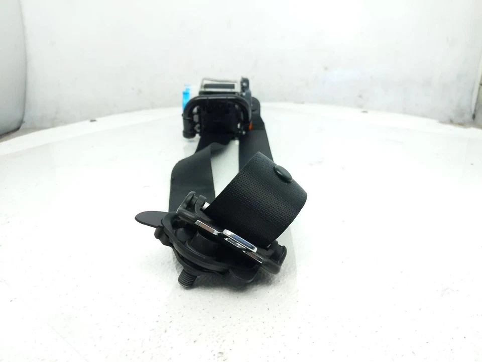 2015-2020 Mercedes-Benz Gla250 Front Driver Left Seat Belt 247-860-73-04 - Image 3 of 4