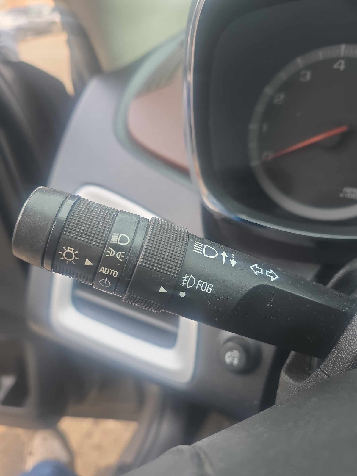 2010-2017 GMC TERRAIN LEFT QUARTER GLASS/WINDOW WITH PRIVACY TINT GLASS ONLY