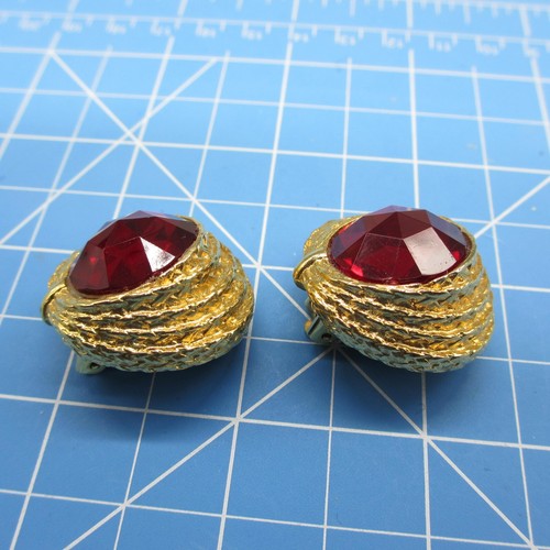 Vintage 80s Earrings Mogul Bold Red Gold Tone Clip On - Picture 13 of 19