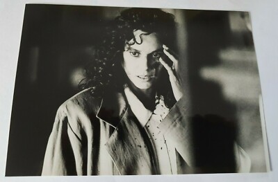 PF Wehrlos ( Barbara Hershey )
