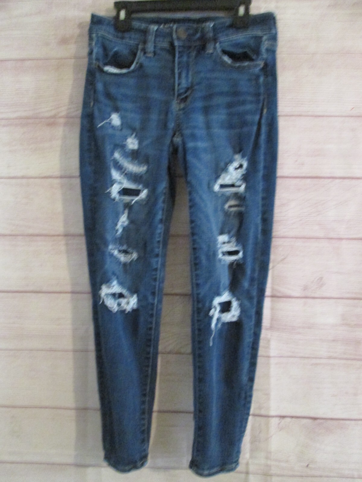 American Eagle Next Level Stretch Jegging Jean Women's size 2  Distressed Denim
