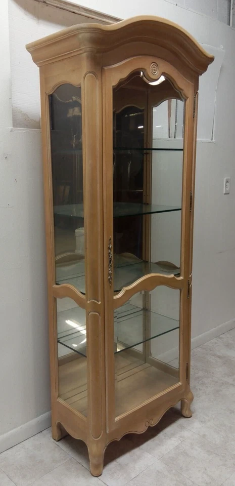 Gabinete de exhibición de curiosidades bisque país francés Ethan Allen gabinete de China Foto 3 de 4